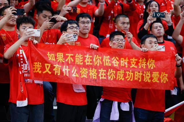 胡彦斌意外逆转，与小16岁的女友重拾旧情